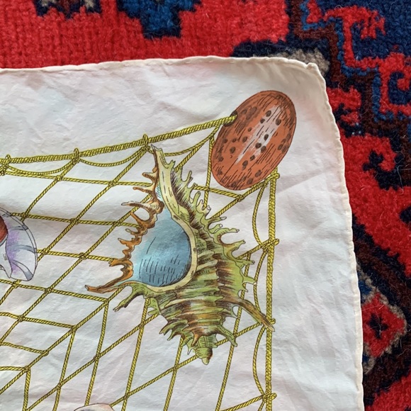 authentic, silk Gucci scarf - Picture 6 of 8
